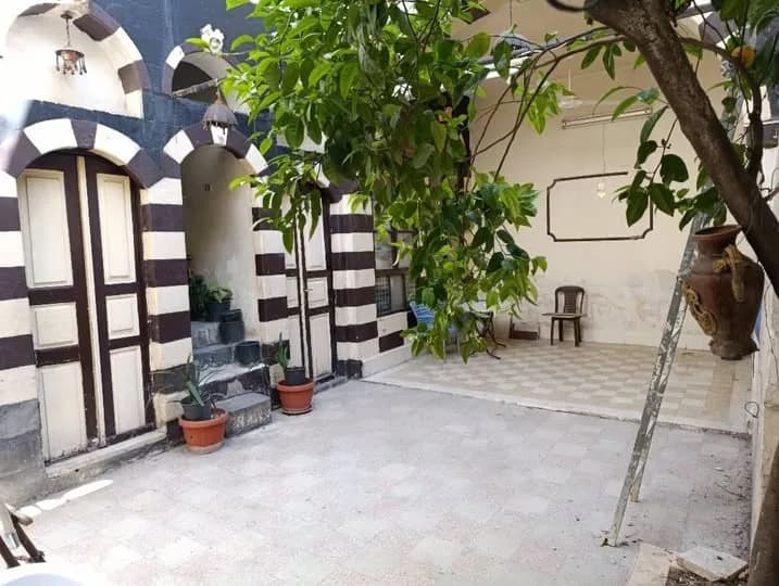 صورة من إعلان: بيت عربي مساحة ١١٠ صالح ان يكون مستودع (1)